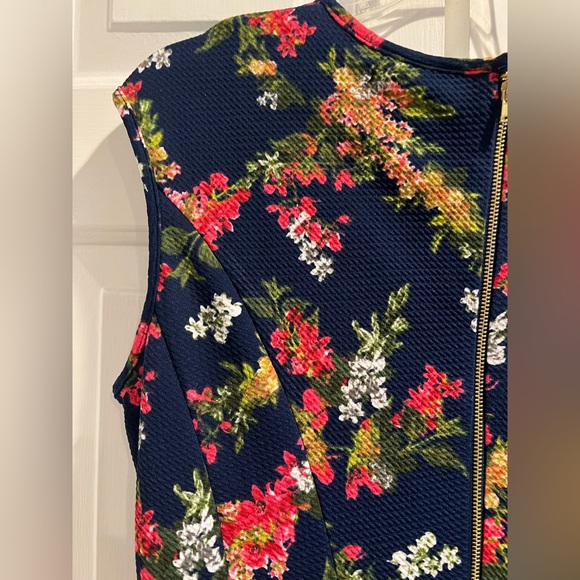 Navy Floral 🌺 Dress - Sleeveless, Cutouts around Neckline , Back Zipper Sz 12 - Picture 7 of 10